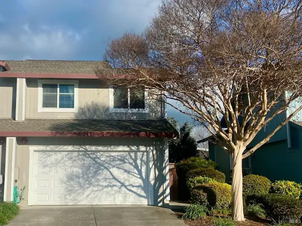30 Regents Circle, Rohnert Park, CA 94928