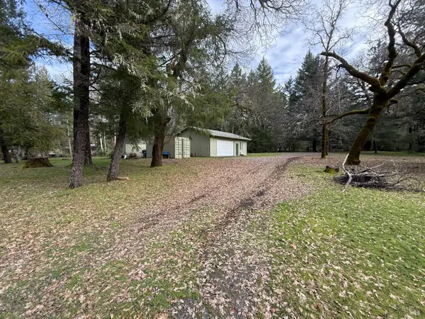 44050 Briggs Lane, Laytonville, CA 95454