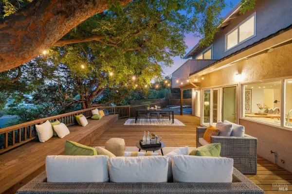 116 Twelveoak Hill Drive, San Rafael, CA 94903