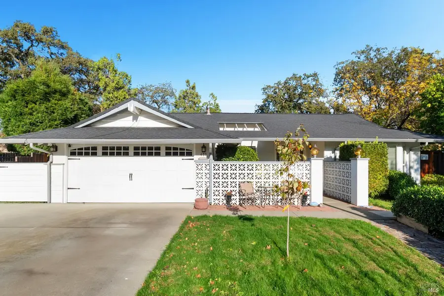 477 N Meadowview Court, Vacaville, CA 95688 - #2
