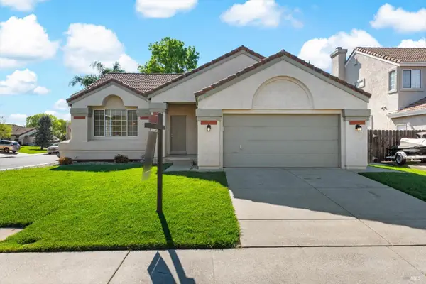 212 Laurelwood Way, Vacaville, CA 95687