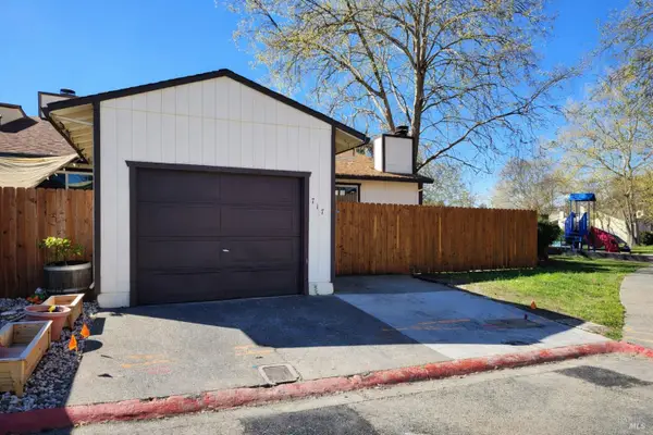 717 Blair Place, Santa Rosa, CA 95401