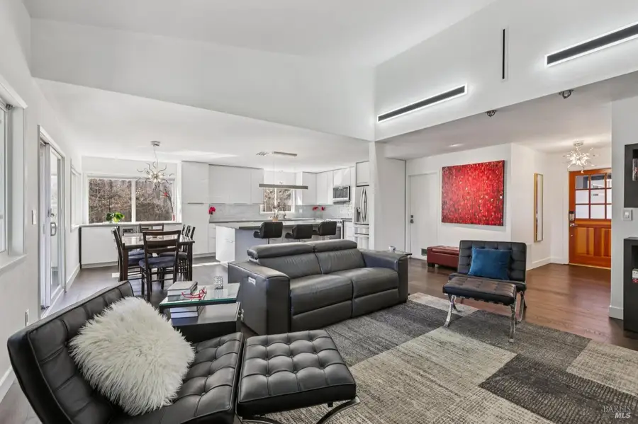 212 Eaton Court, Benicia, CA 94510 - #3