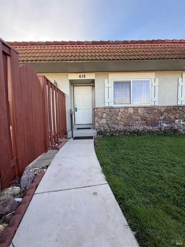 618 Yellowstone Drive, Vacaville, CA 95687