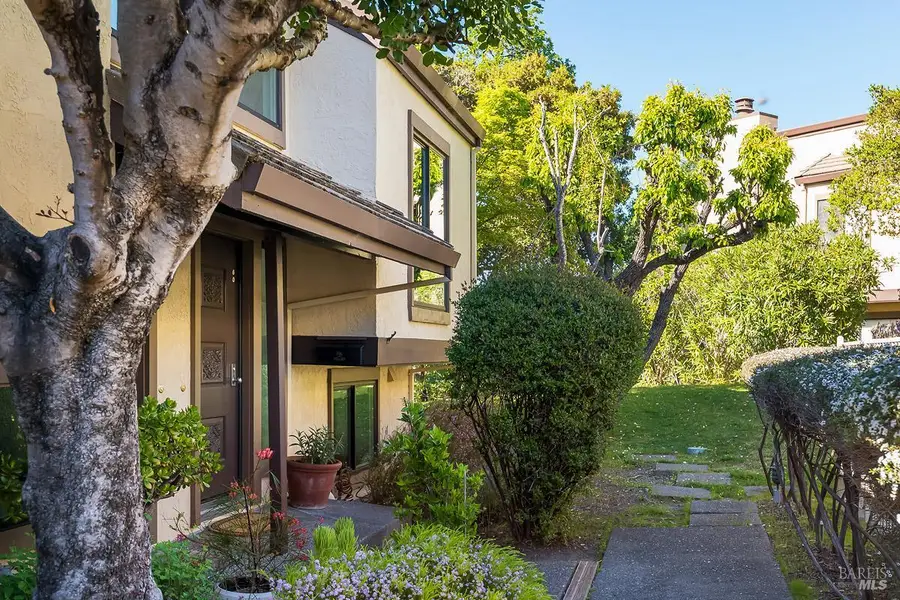 60 Corte Oriental, Greenbrae, CA 94904 - #3