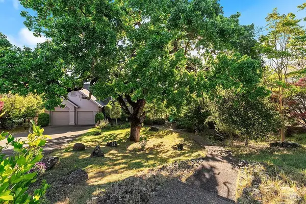 6271 Meadowstone Drive, Santa Rosa, CA 95409