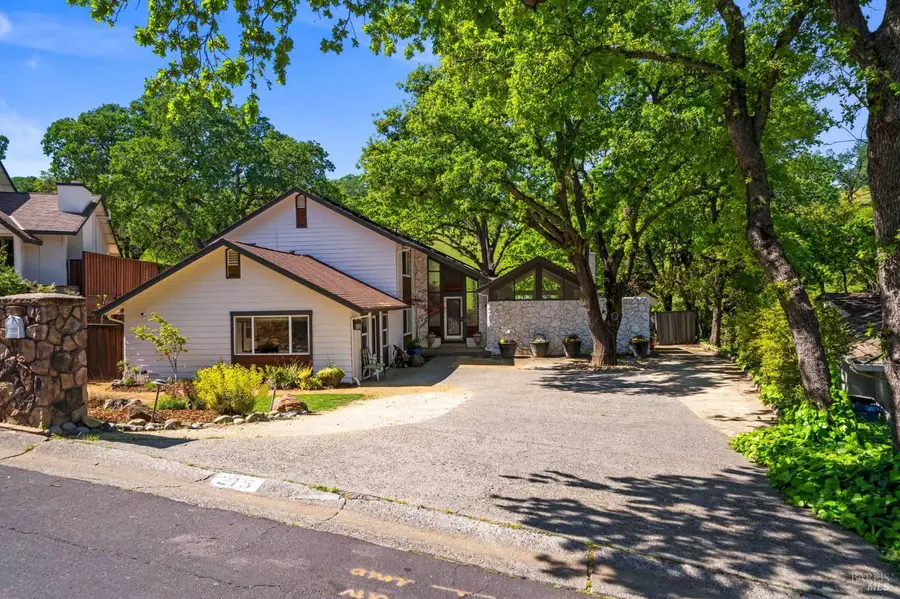 215 Wykoff Drive, Vacaville, CA 95688 - #2