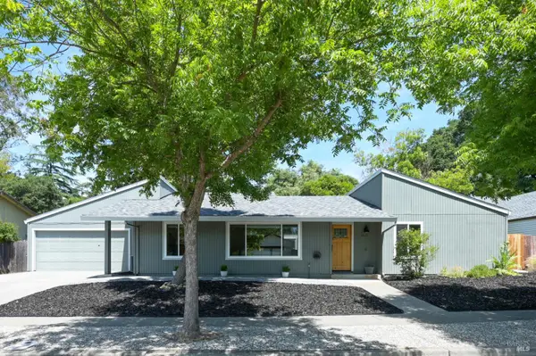 1821 Sherwood Court, Santa Rosa, CA 95405