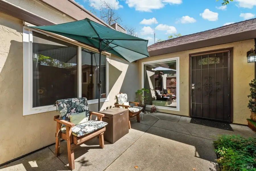 153 Fairoaks Drive, Vacaville, CA 95688 - #2