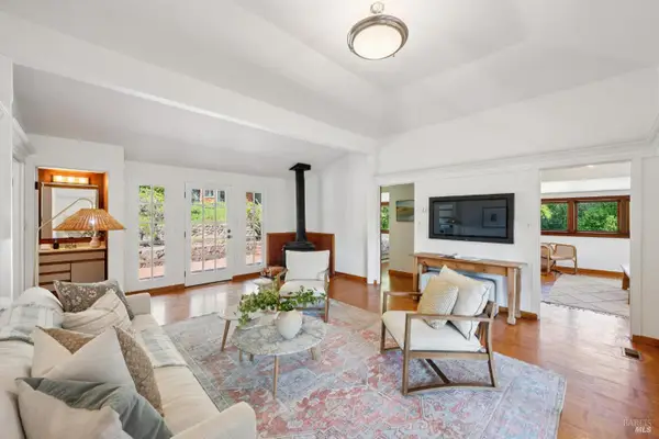 9 Portola Avenue, Point Reyes Station, CA 94956