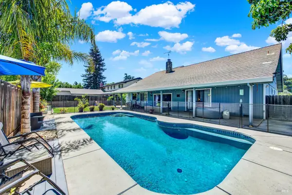 315 S Almond Street, Dixon, CA 95620