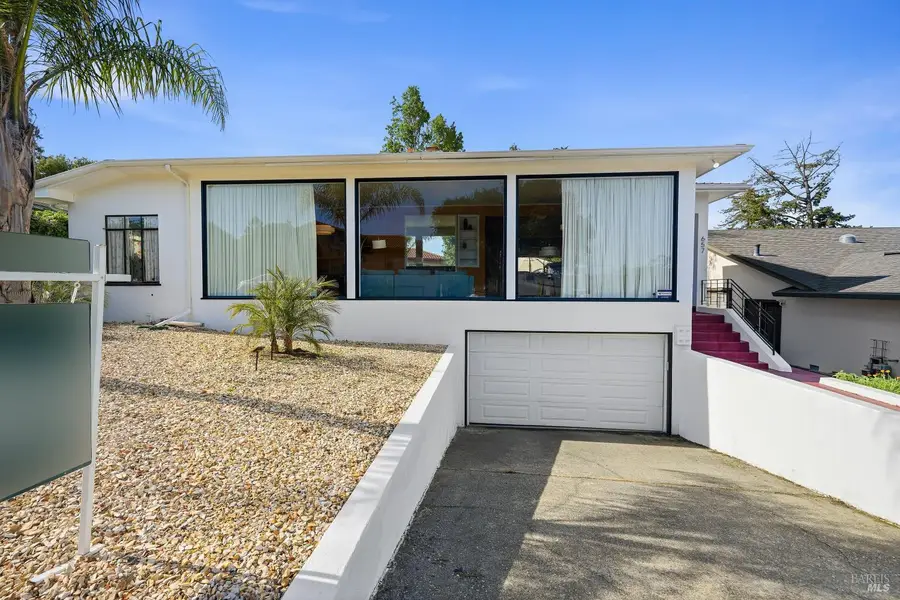 657 Washington Street, Vallejo, CA 94590 - #2