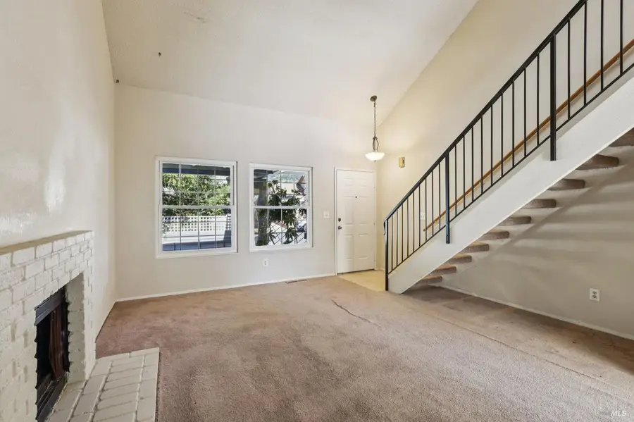 1553 Holly Avenue, Rohnert Park, CA 94928 - #3