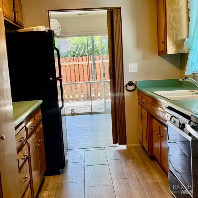 12 Glengreen Street, Santa Rosa, CA 95409 - #2