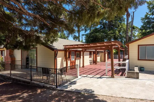 604 Live Oak Avenue, Sebastopol, CA 95472