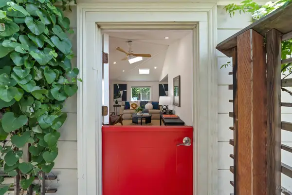 914 W 6th Street, Benicia, CA 94510