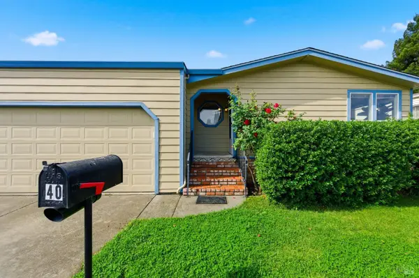 40 Falcon Crest Circle #40, Napa, CA 94558