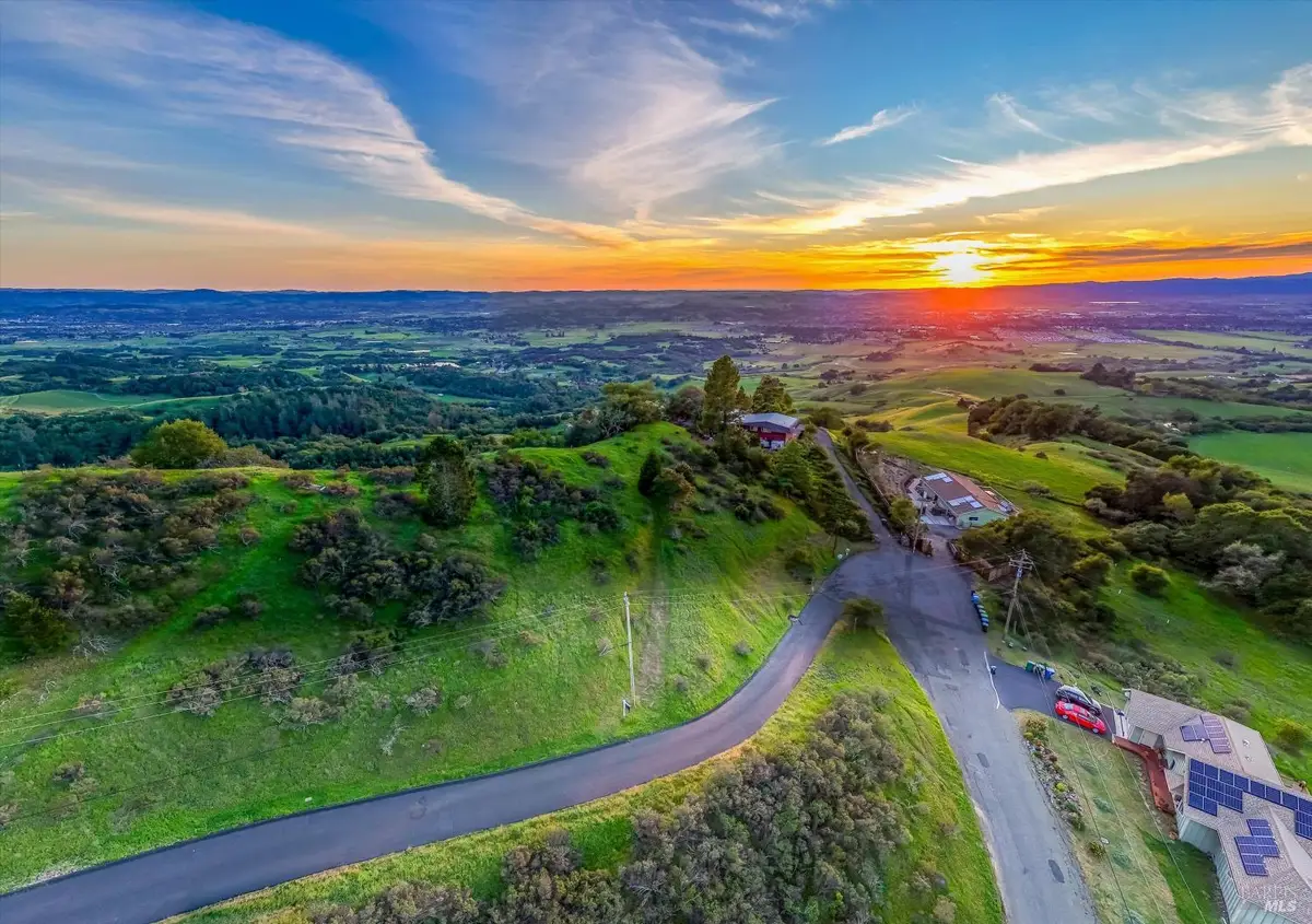 6048 Hyland Way, Penngrove, CA 94951 - #1