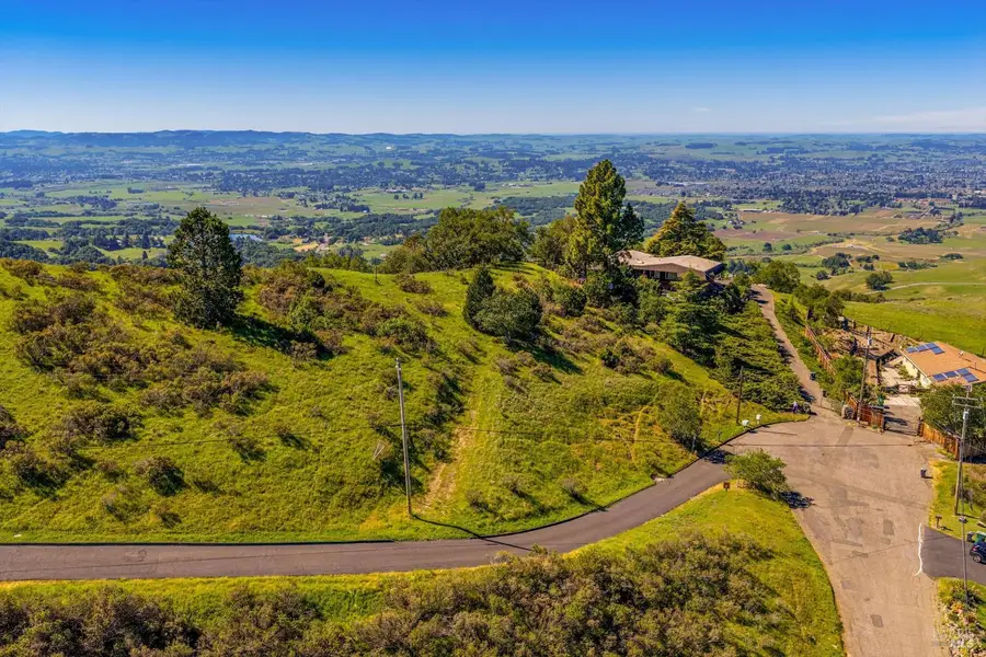 6048 Hyland Way, Penngrove, CA 94951 - #2