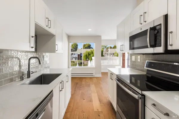 218 Marina Lakes Drive, Richmond, CA 94804