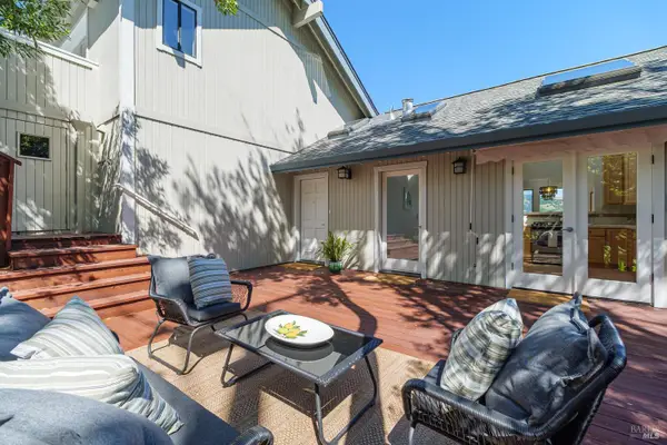 27 Oakwood Court, San Anselmo, CA 94960