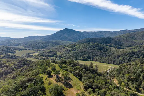 2800 Feliz Creek Road, Hopland, CA 95449