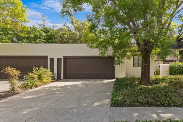 920 Shady Oak Drive, Santa Rosa, CA 95404