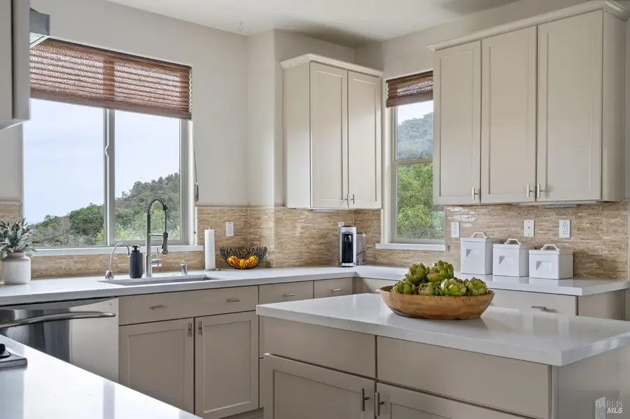 11 Edgehill Way, San Rafael, CA 94903 - #3