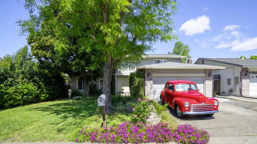 868 Holly Avenue, Rohnert Park, CA 94928 - #2