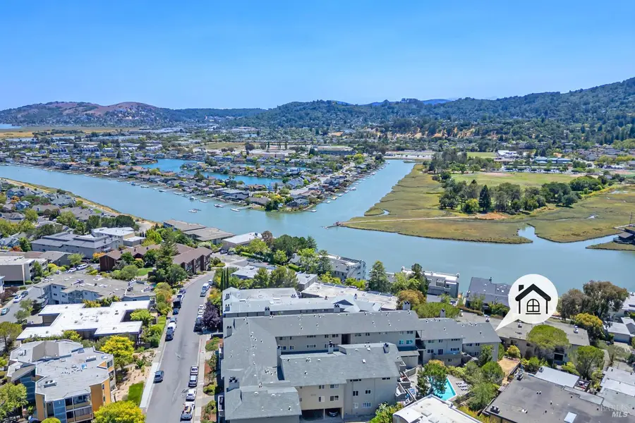 175 Upper Via Casitas Way #2, Greenbrae, CA 94904 - #3