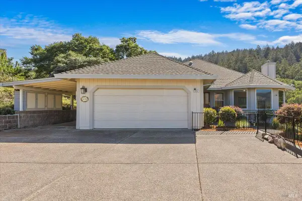 445 Crestridge Place, Santa Rosa, CA 95409