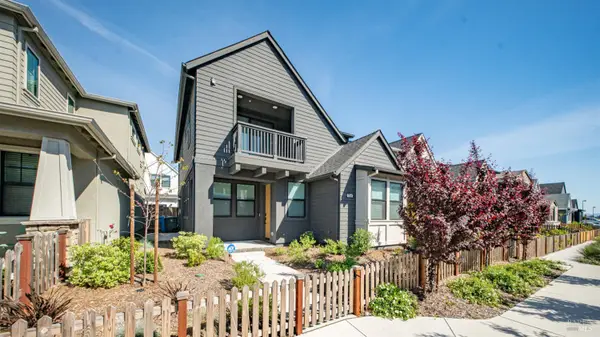 1586 Waterside Lane, Rohnert Park, CA 94928