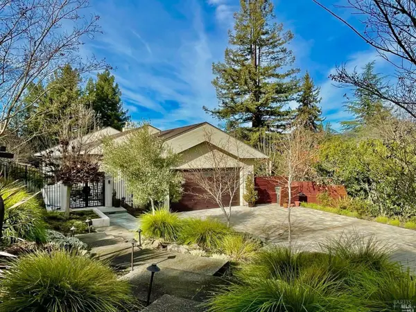 561 Buckeye Court, Santa Rosa, CA 95409