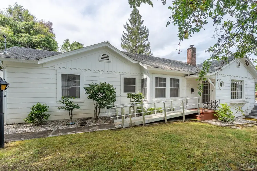 204 N Barnes Street, Ukiah, CA 95482 - #3