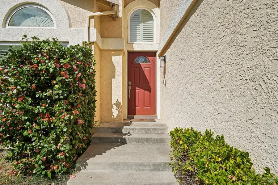 301 Portsmouth Avenue, Vacaville, CA 95687 - #2