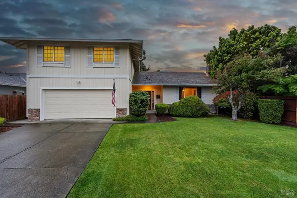 812 Marguerite Way, Petaluma, CA 94954