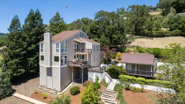 2554 Vineyard Road, Novato, CA 94947