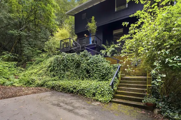 14993 Merry Lane, Guerneville, CA 95446