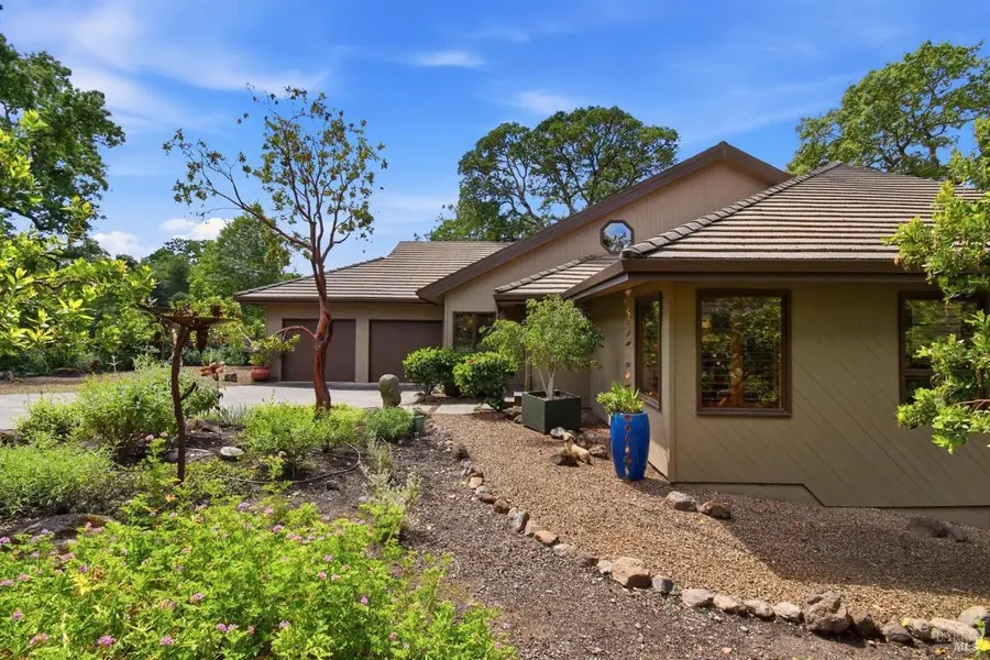 4730 Woodcliff Court, Santa Rosa, CA 95405 - #2