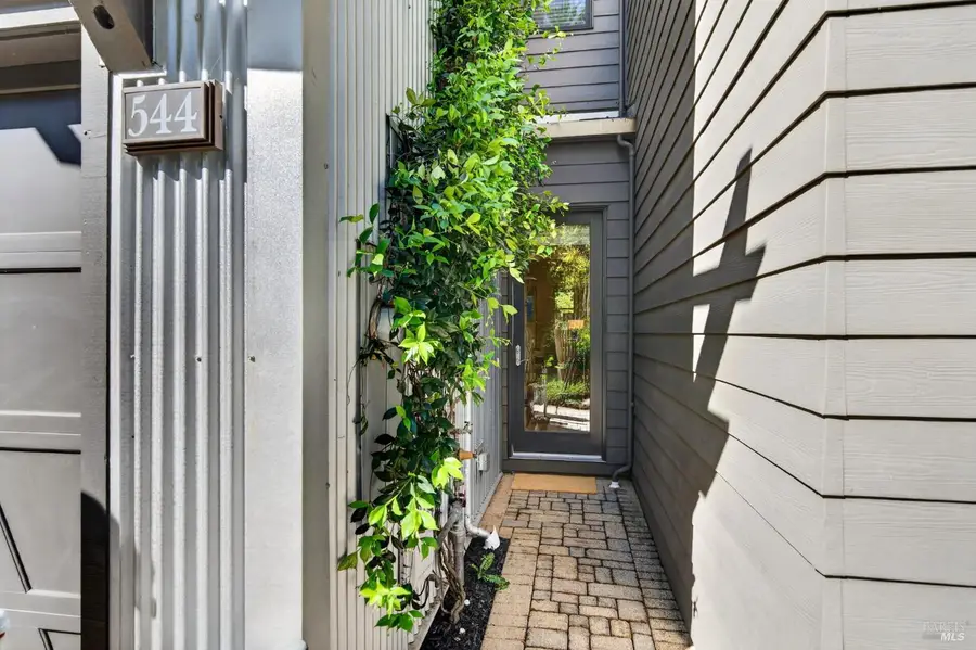544 Grove Street, Healdsburg, CA 95448 - #2