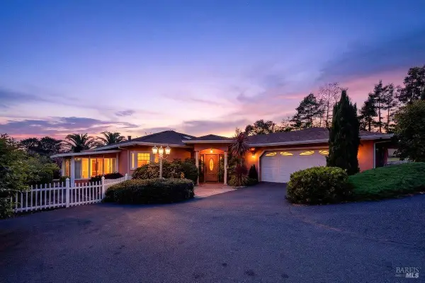 484 Oak Street, Penngrove, CA 94951