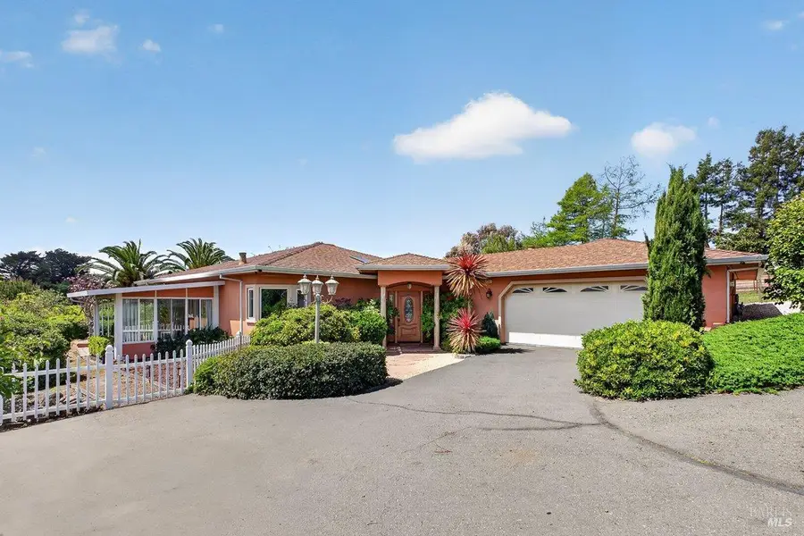 484 Oak Street, Penngrove, CA 94951 - #2