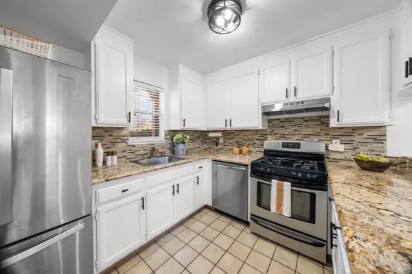 1757 Burgundy Court, Petaluma, CA 94954