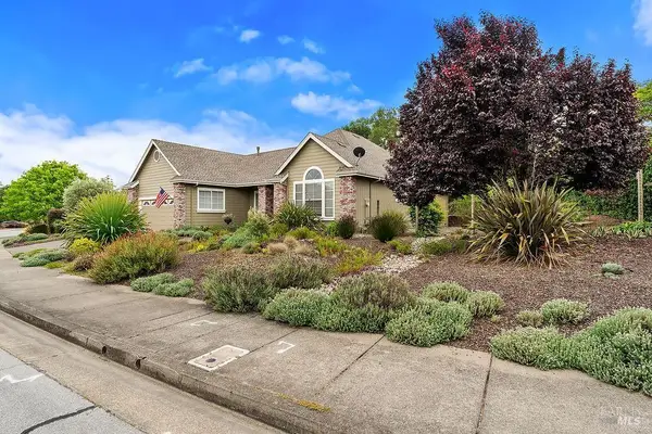 6252 Meadowstone Drive, Santa Rosa, CA 95409