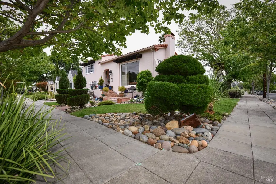 404 Montgomery Street, Napa, CA 94559 - #2