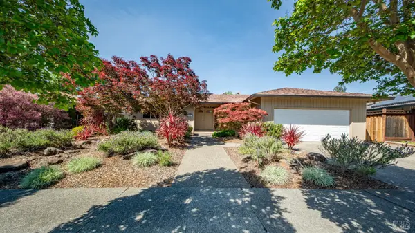 4043 Rainier Avenue, Santa Rosa, CA 95405
