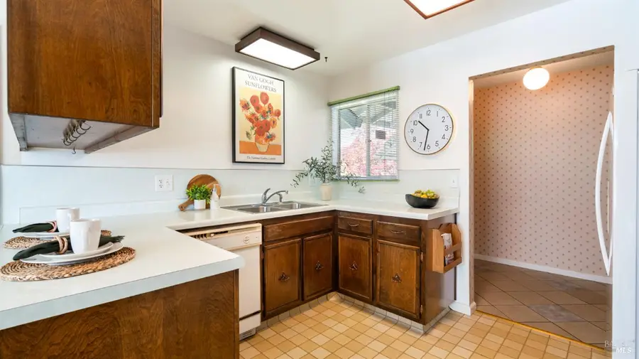 1536 Sunview Court, Santa Rosa, CA 95401 - #3