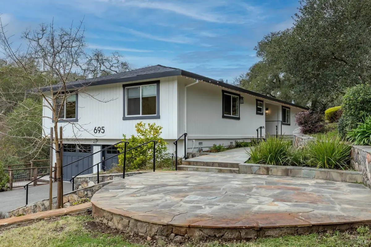 695 Chiquita Road, Healdsburg, CA 95448 - #1