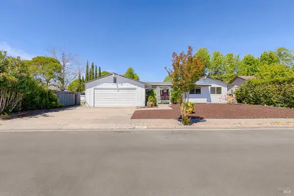 5105 Silver Lake Drive, Santa Rosa, CA 95409