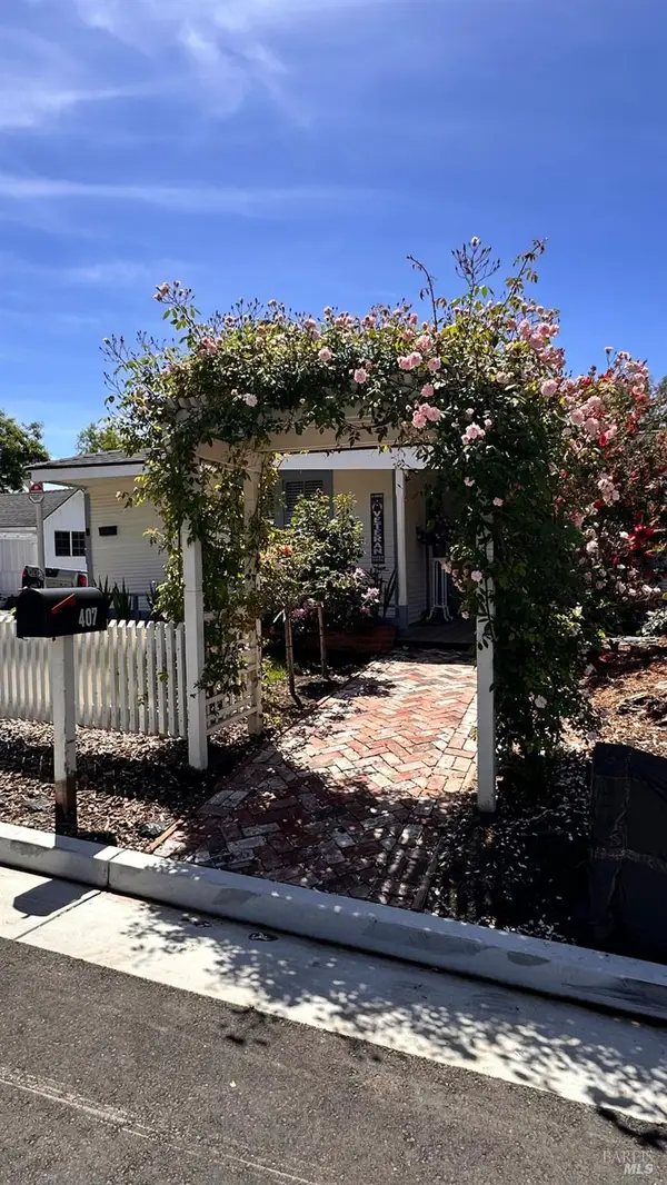 407 Pine Street, Capitola, CA 95010
